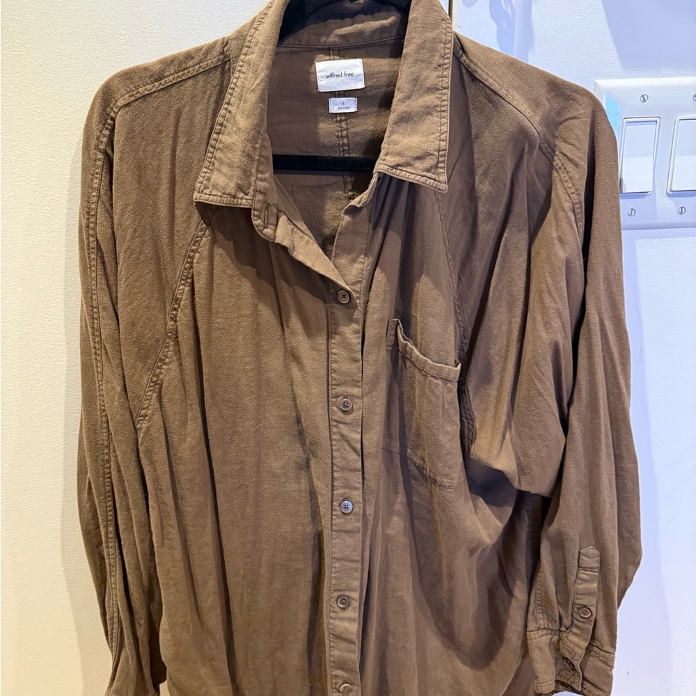 Relaxed Fit Brown women’s Aritzia Button-Up Shirt